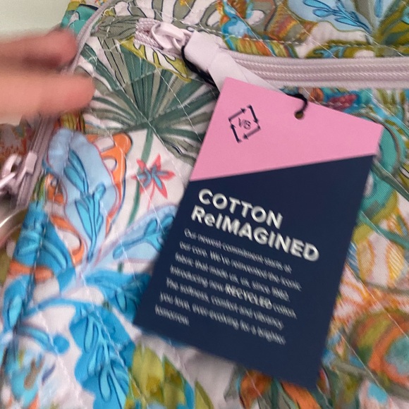 *SOLD* NWT Vera Bradley backpack - Picture 6 of 11